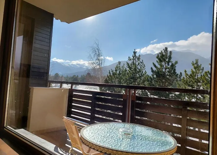 The View Apartment, Terra Complex Neighbour Building 반스코